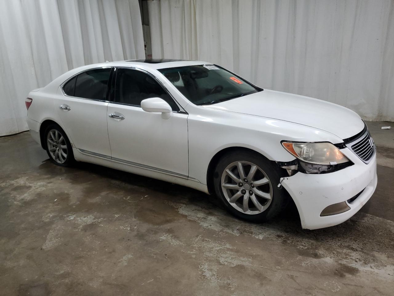 2009 Lexus LS VIN JTHBL46F095086573 Copart auction photo, front end / minor dent/scratches damage thumbnail 4
