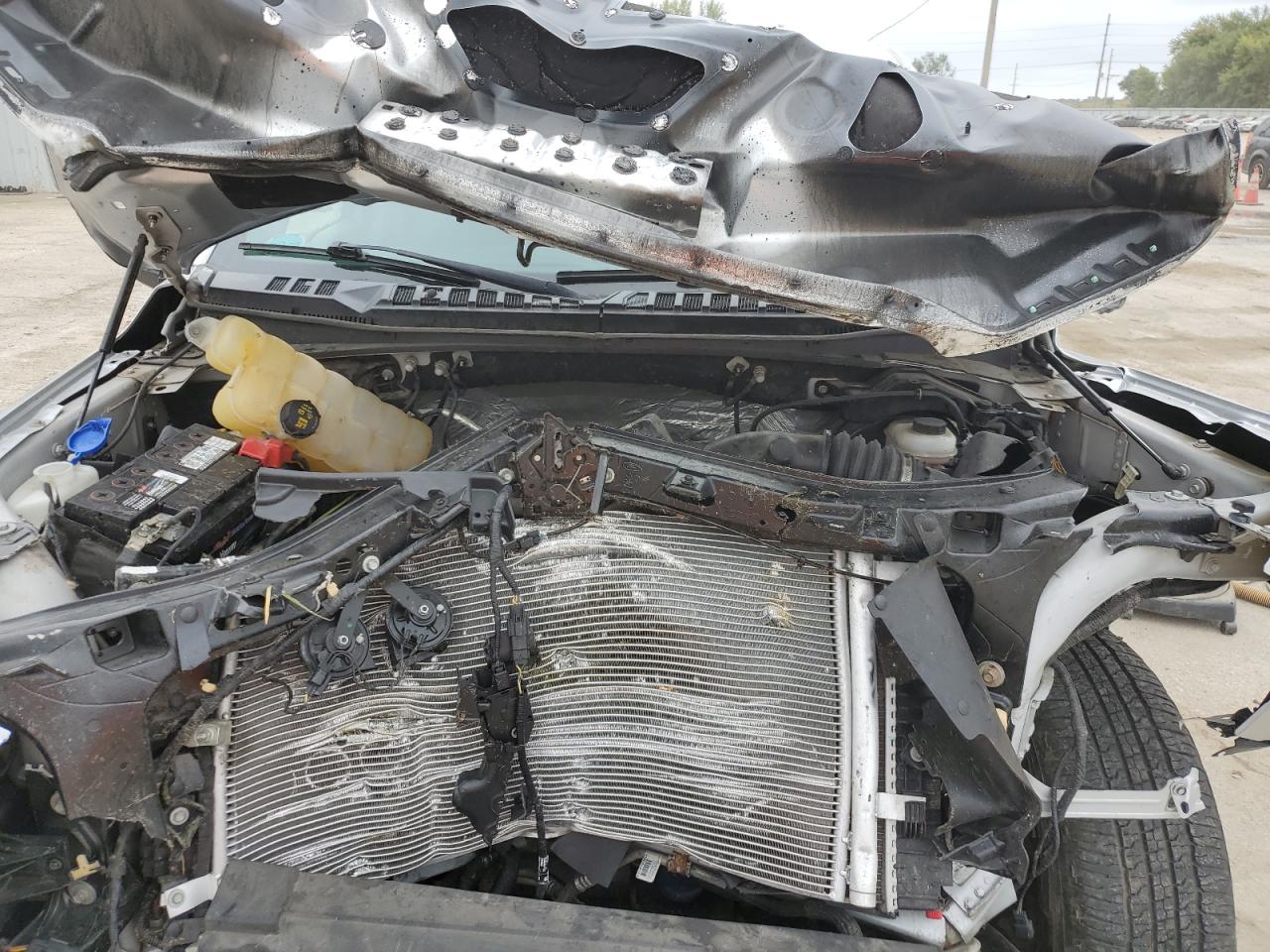 2017 Ford F-150 VIN 1FTFX1EF5HFA43024 Copart auction photo, front end / minor dent/scratches damage thumbnail 11