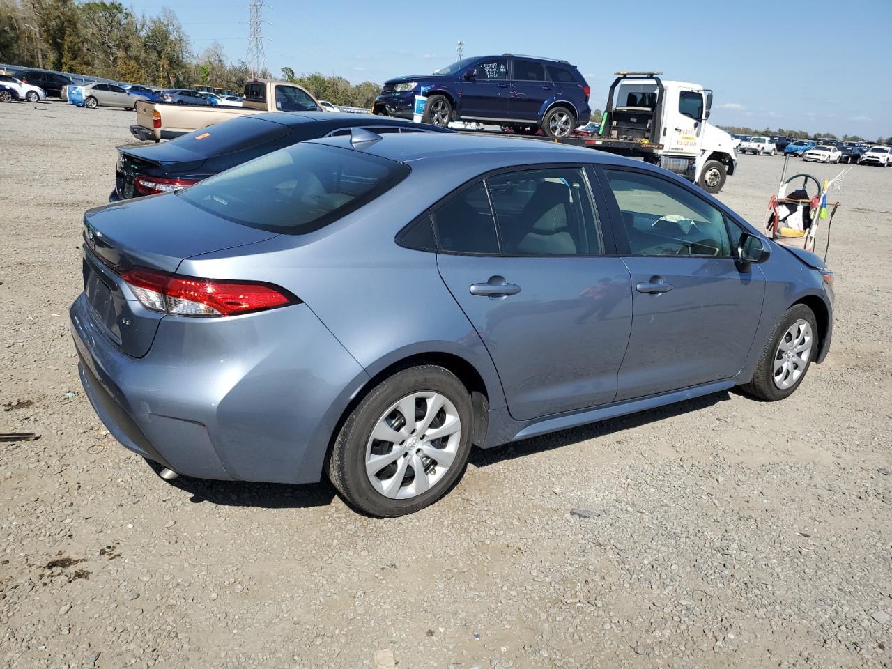 2022 Toyota Corolla VIN JTDEPMAE8NJ227750 Copart auction photo, side / front end damage thumbnail 3