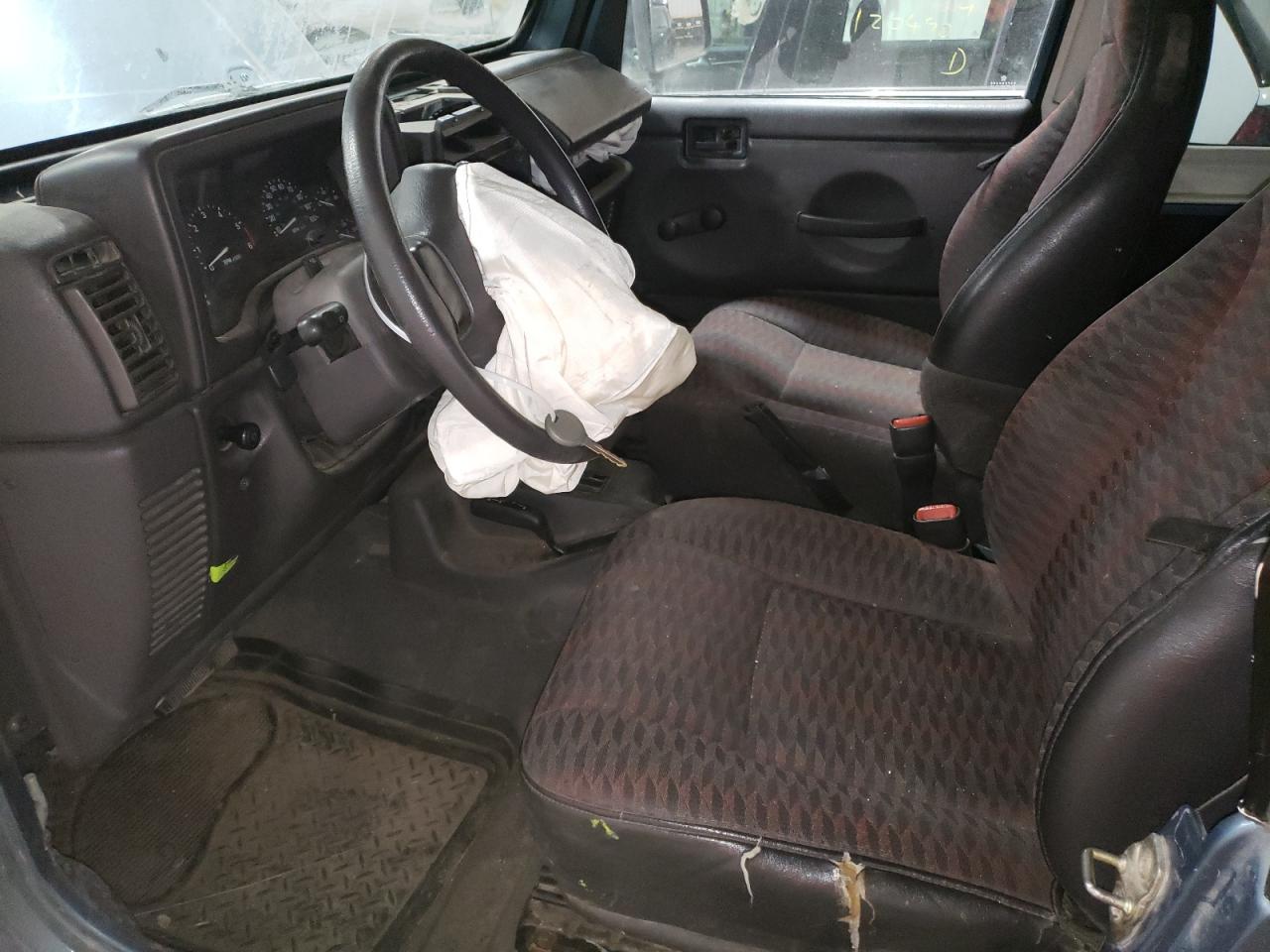 1999 Jeep Wrangler VIN 1J4FY29P0XP412753 Copart auction photo, front end / all over damage thumbnail 7