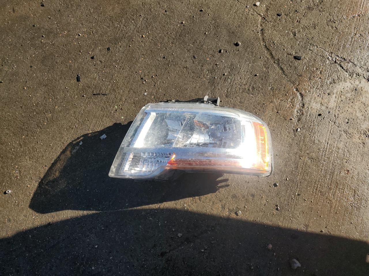 2017 Ford Expedition VIN 1FMJU1JT2HEA62310 Copart auction photo, front end damage thumbnail 13