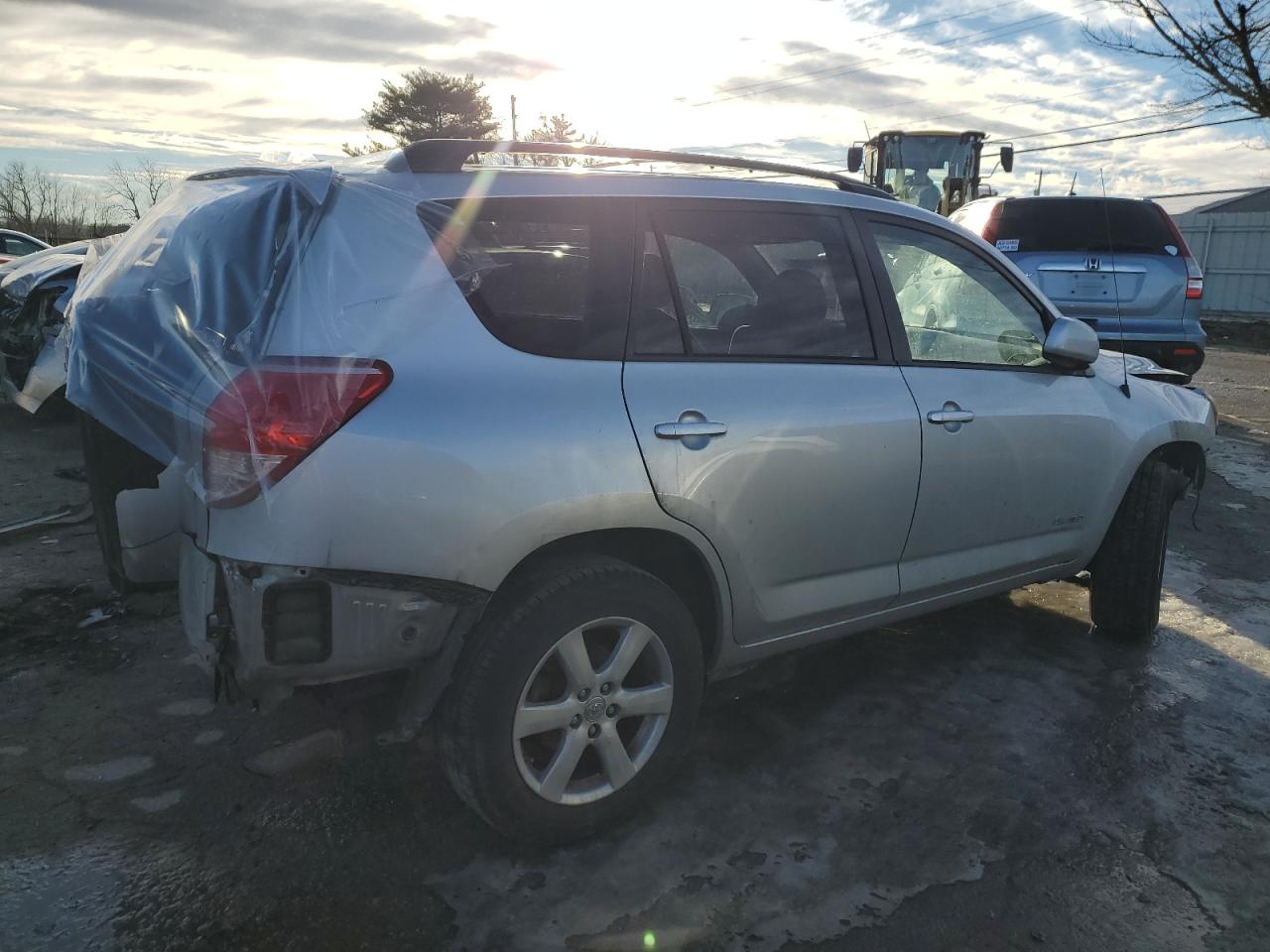 2008 Toyota RAV 4 VIN JTMZD31V685099042 Copart auction photo, front end / rear end damage thumbnail 3