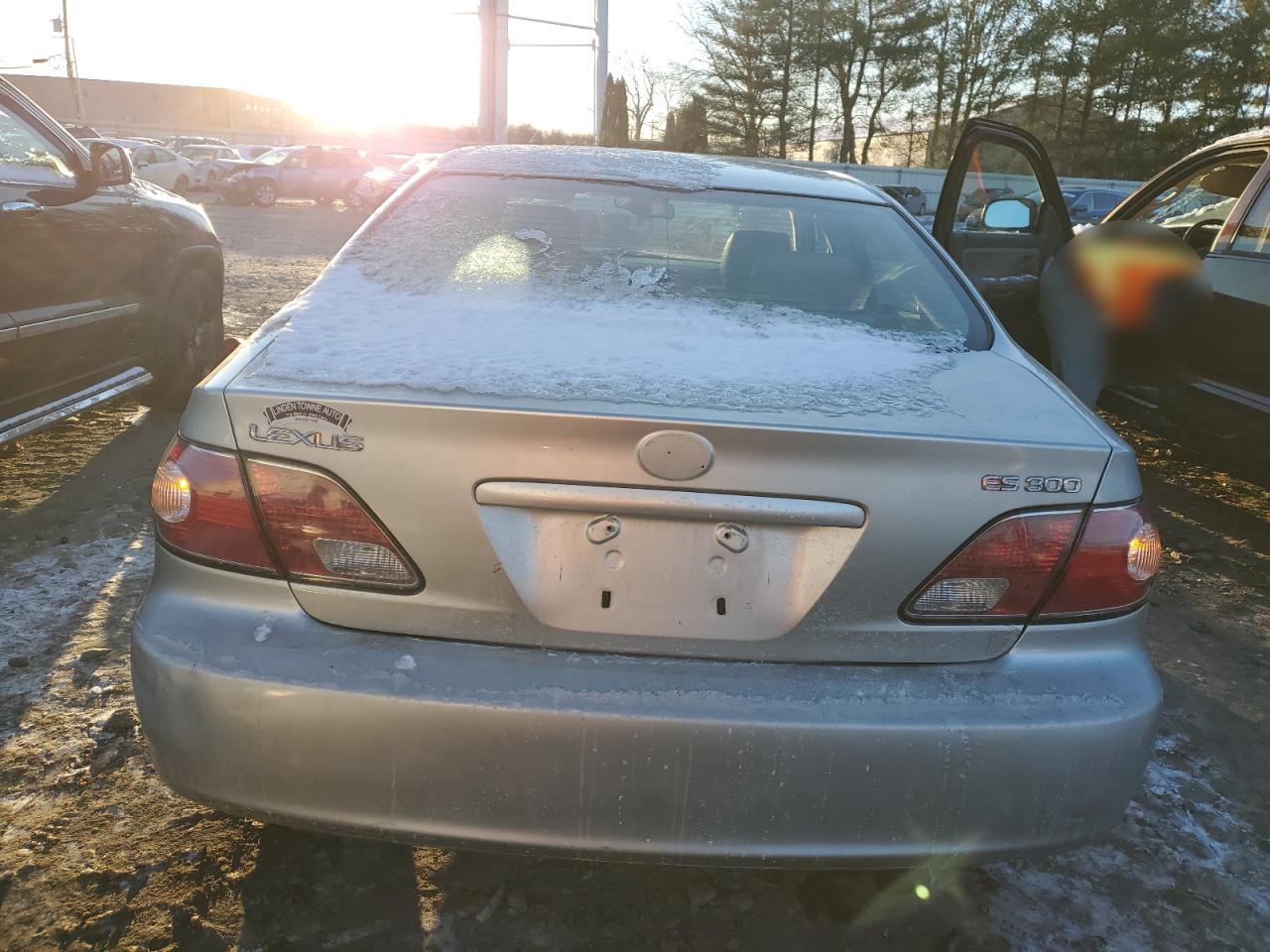 2003 Lexus ES VIN JTHBF30G036014924 Copart auction photo, front end damage thumbnail 6