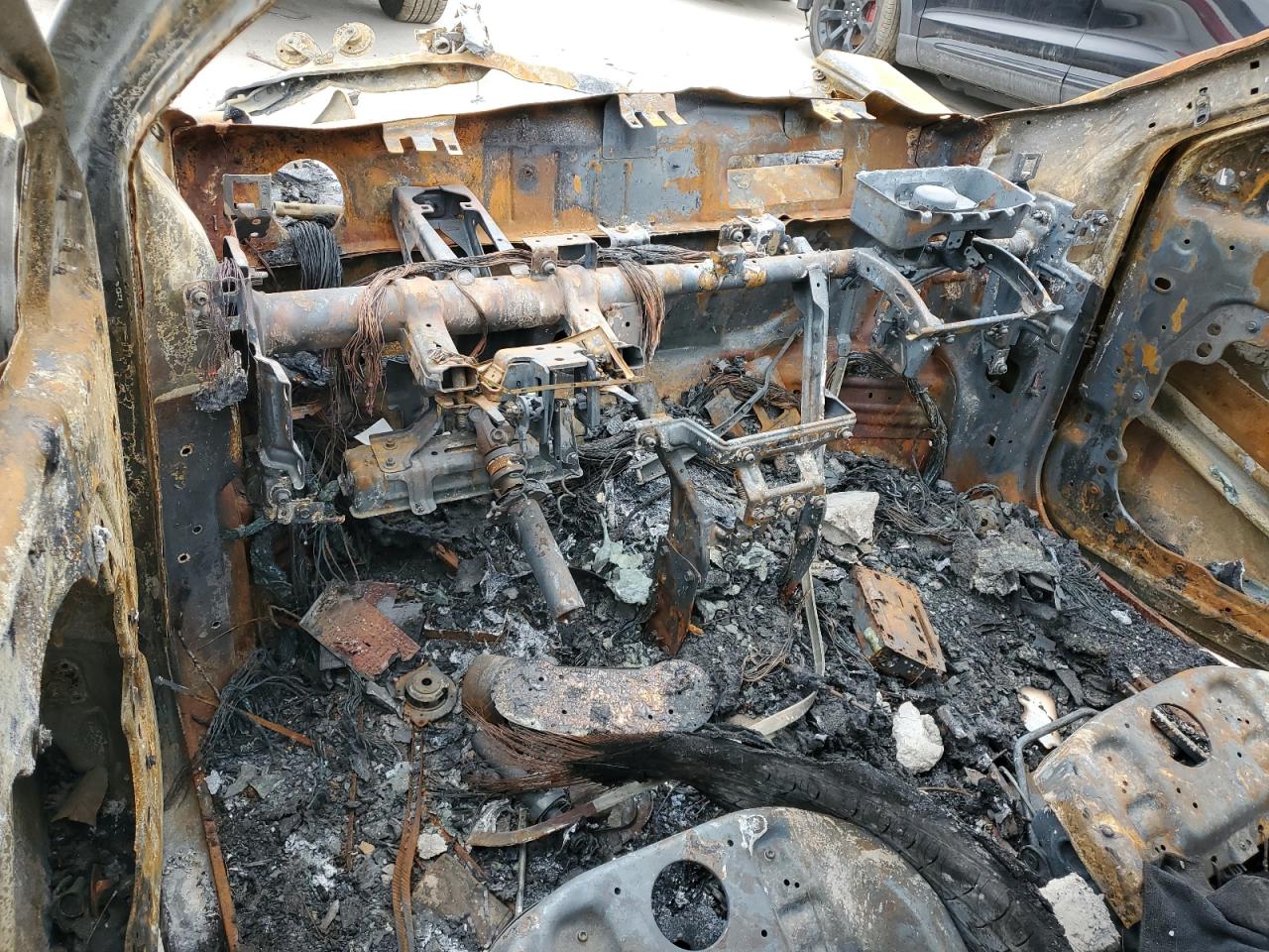 2018 Jeep Compass VIN 3C4NJDBB3JT231553 Copart auction photo, burn damage thumbnail 8