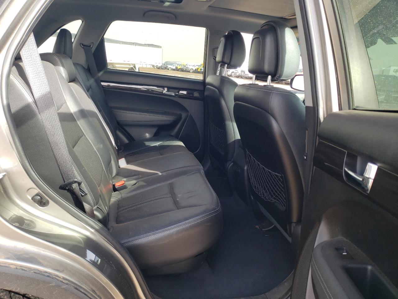 2011 KIA Sorento VIN 5XYKUDA28BG178675 Copart auction photo, rear end damage thumbnail 11