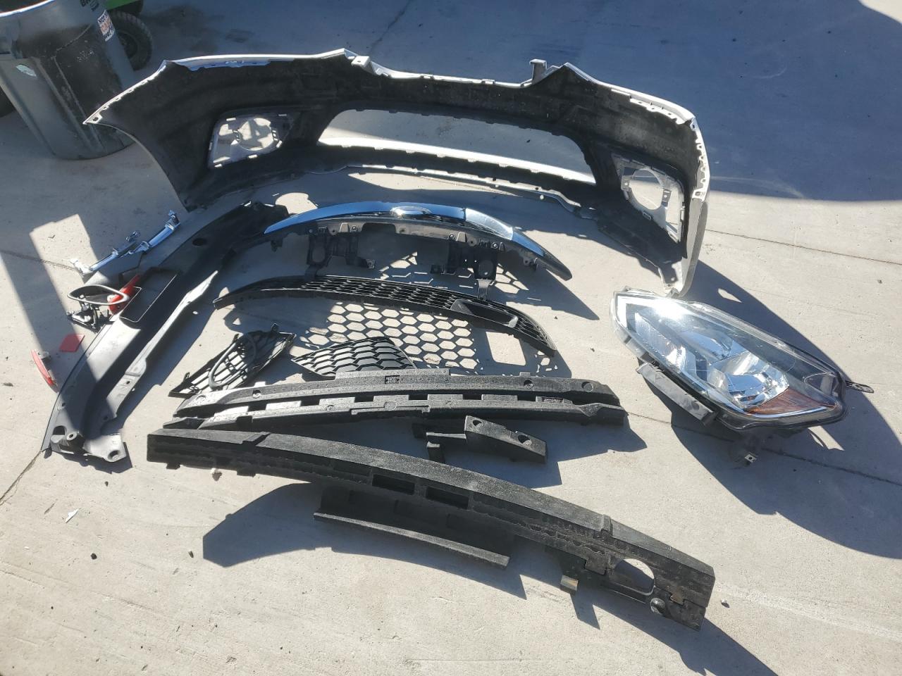 2019 Nissan Sentra VIN 3N1AB7APXKY269623 Copart auction photo, front end / all over damage thumbnail 12