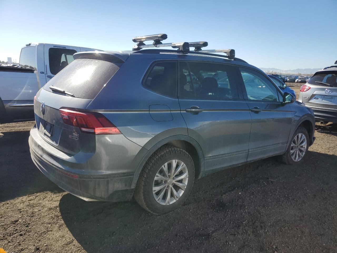 2018 Volkswagen Tiguan VIN 3VV0B7AX6JM070990 Copart auction photo, front end damage thumbnail 3