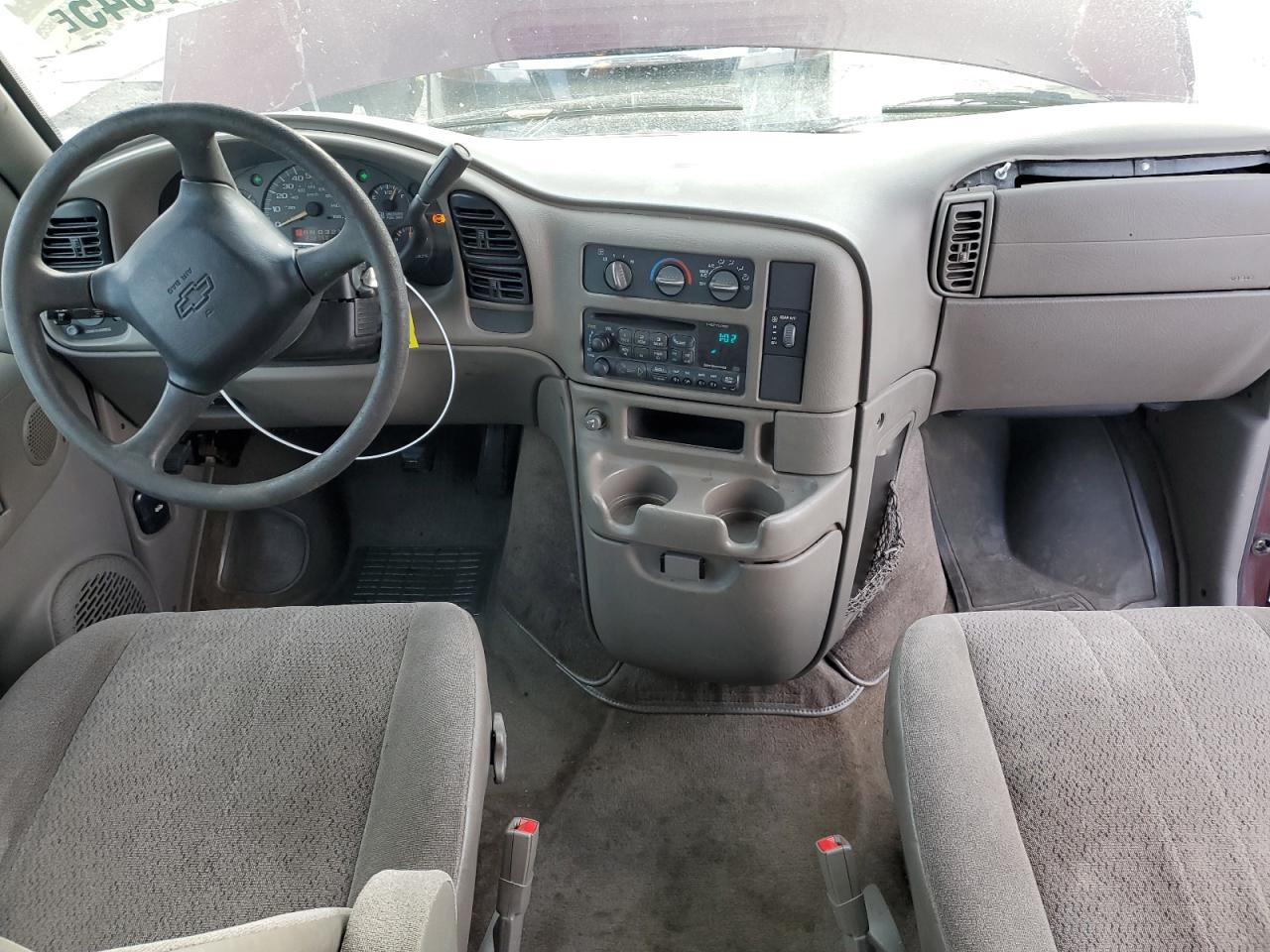 2004 Chevrolet Astro VIN 1GNDM19X04B114559 Copart auction photo, front end / side damage thumbnail 8