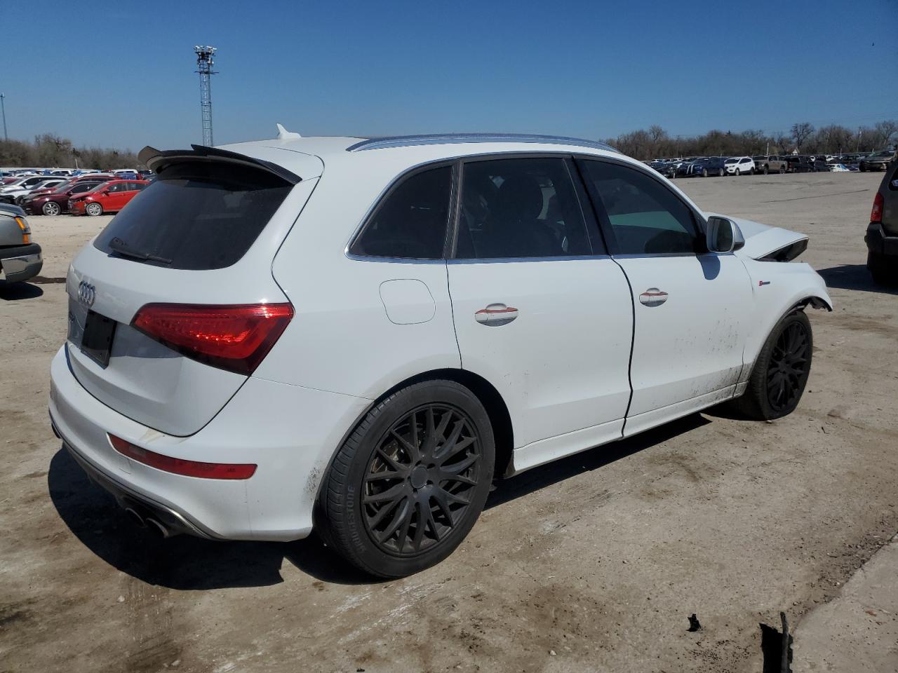 2015 Audi SQ5 VIN WA1VGAFP3FA040534 Copart auction photo, front end / undercarriage damage thumbnail 3