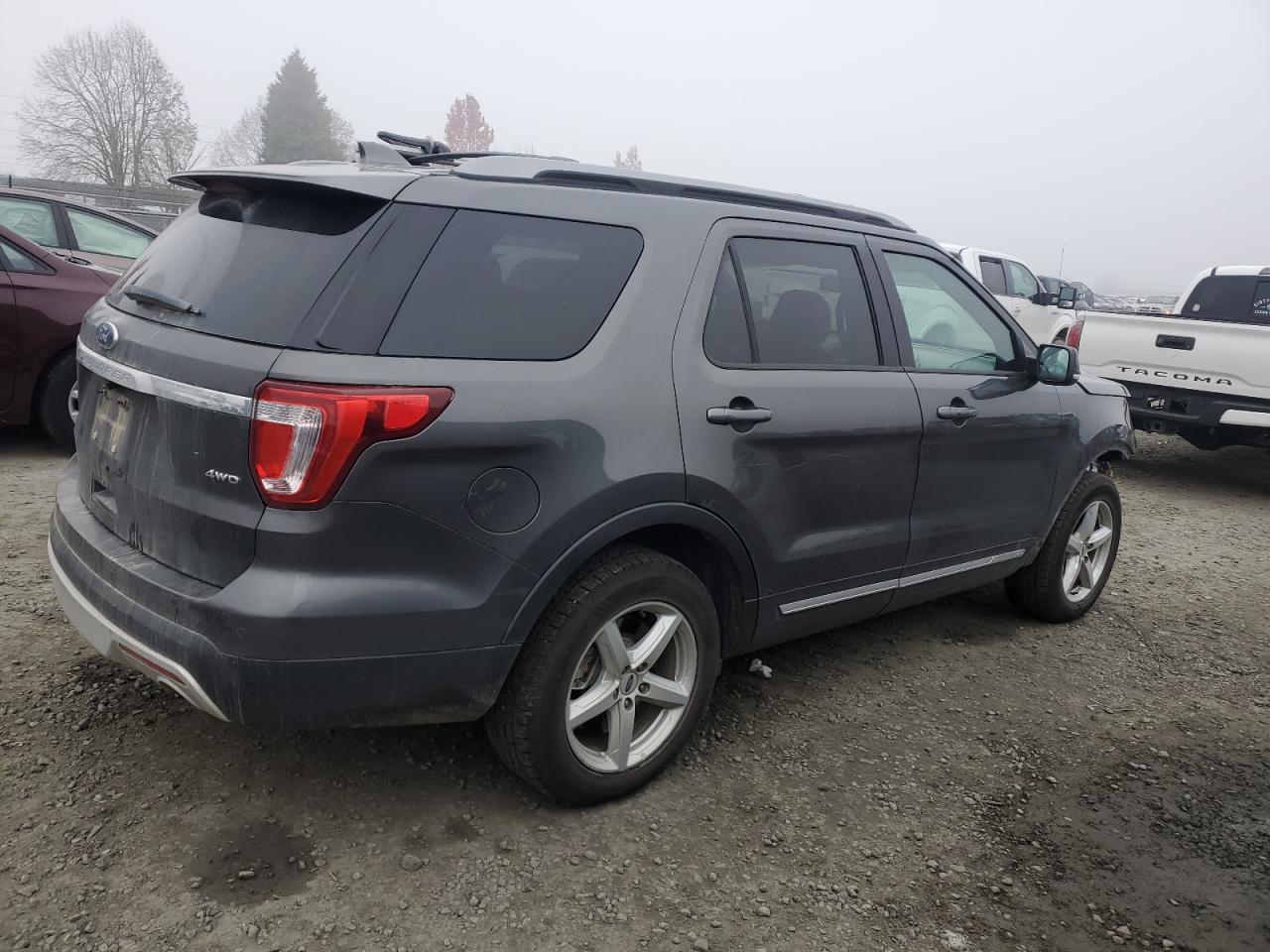 2017 Ford Explorer VIN 1FM5K8D85HGC80348 Copart auction photo, front end damage thumbnail 3