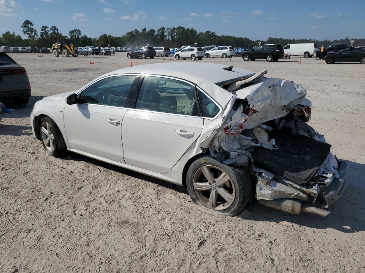 2015 Volkswagen Passat VIN 1VWAS7A32FC112478 Copart auction photo, rear end damage thumbnail 2