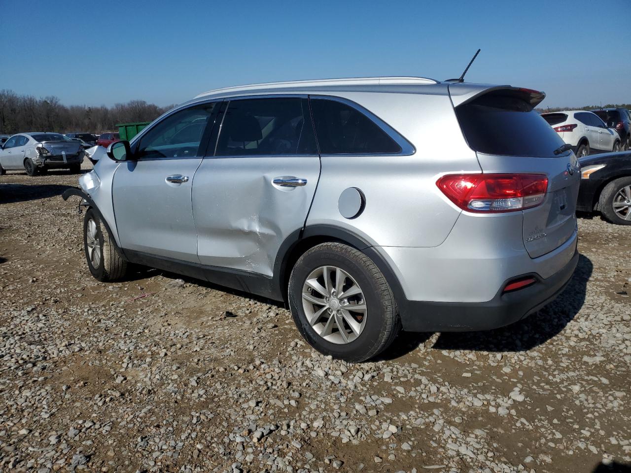 2018 KIA Sorento VIN 5XYPG4A56JG394644 Copart auction photo, front end / side damage thumbnail 2