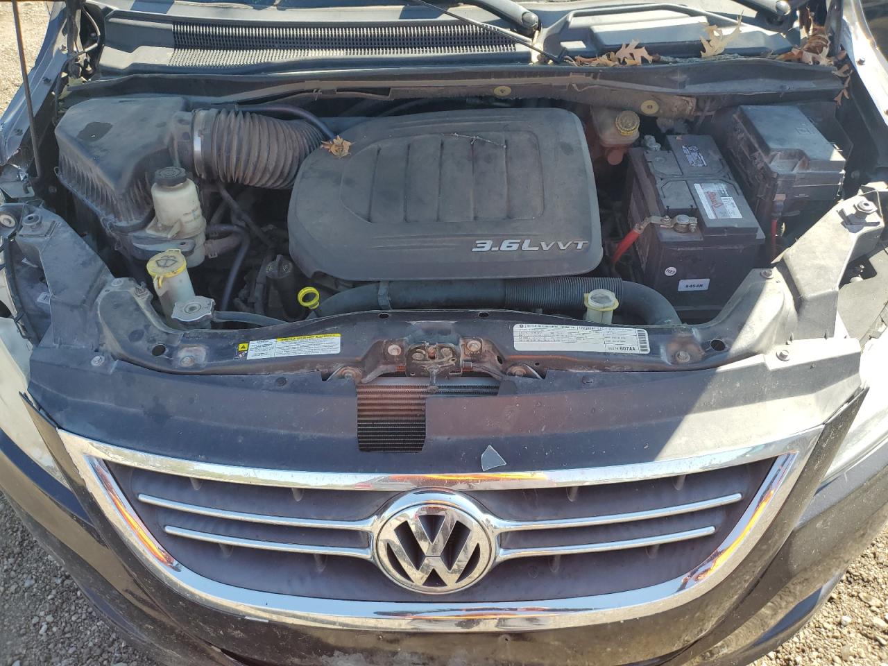 2011 Volkswagen Routan VIN 2V4RW3DG9BR717347 Copart auction photo, front end / top/roof damage thumbnail 12
