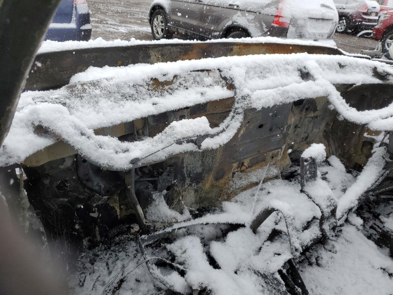 2006 Chevrolet Silverado VIN 1GCHK23256F132652 Copart auction photo, burn damage thumbnail 9