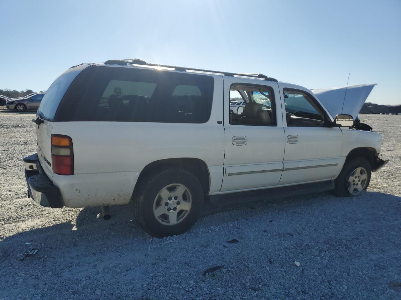 2003 Chevrolet Suburban VIN 1GNEC16Z93J174387 Copart auction photo, front end damage thumbnail 3