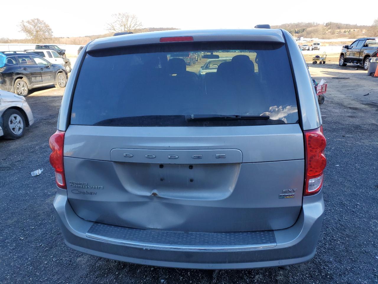 2016 Dodge Caravan VIN 2C4RDGCG3GR244786 Copart auction photo, minor dent/scratches damage thumbnail 6