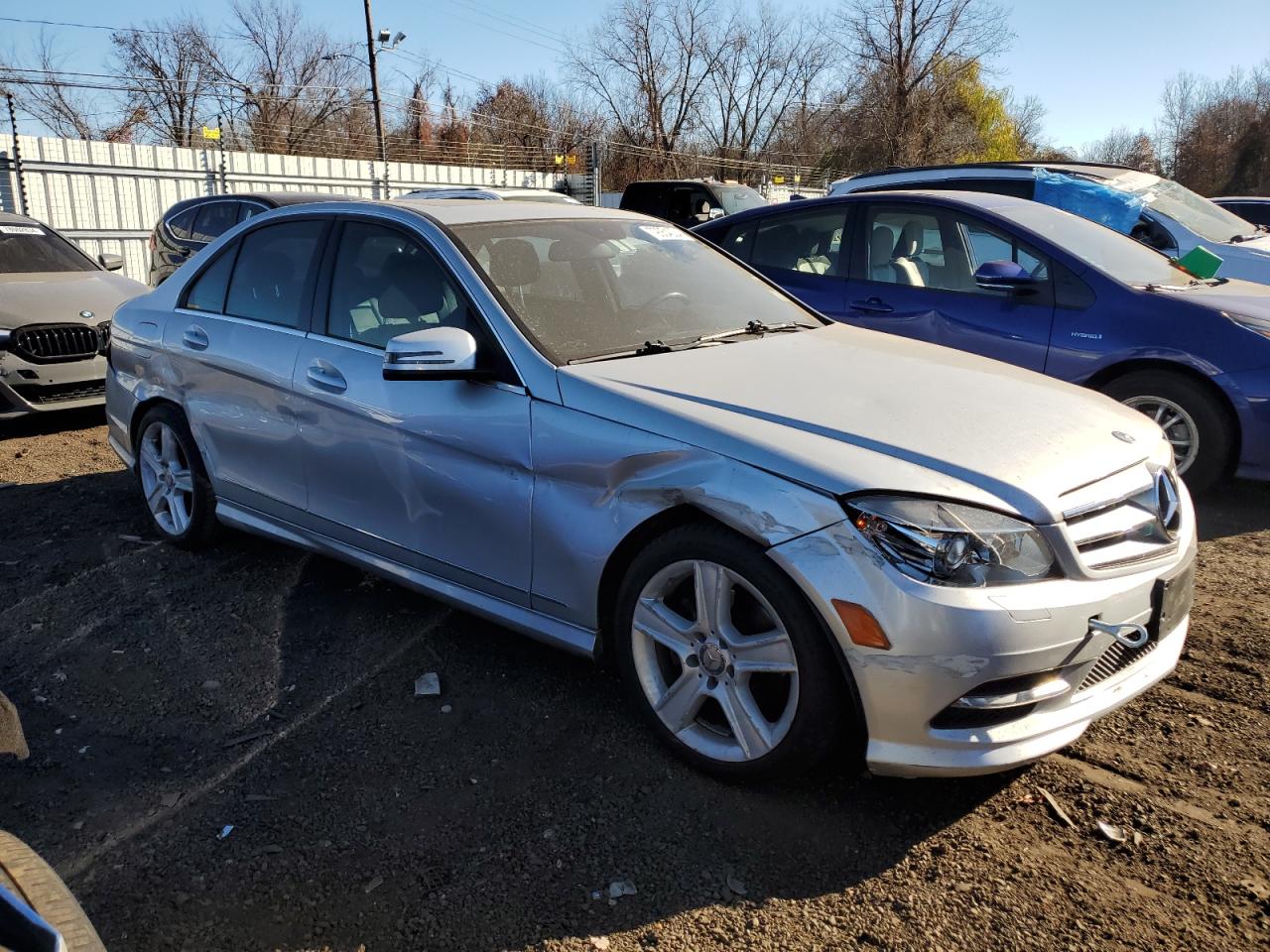 2011 Mercedes-Benz C-klasse VIN WDDGF8BB6BA497309 Copart auction photo, side / front end damage thumbnail 4
