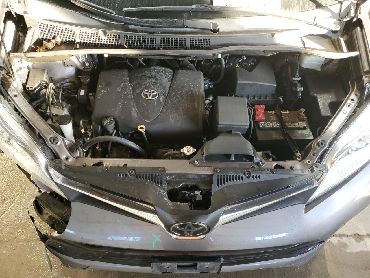 2019 Toyota Sienna VIN 5TDJZ3DC3KS212181 Copart auction photo, front end damage thumbnail 12