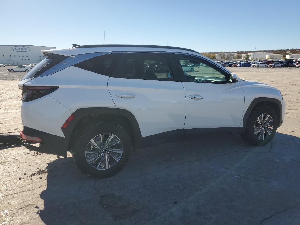 2022 Hyundai Tucson VIN KM8JBCA11NU025797 Copart auction photo, rear end damage thumbnail 3