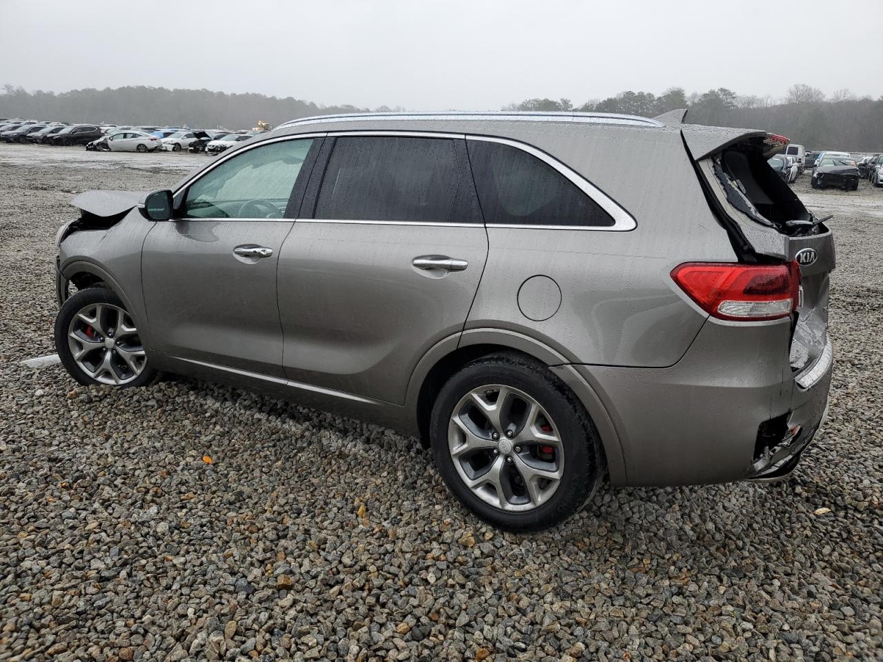 2017 KIA Sorento VIN 5XYPK4A52HG318427 Copart auction photo, front end / rear end damage thumbnail 2