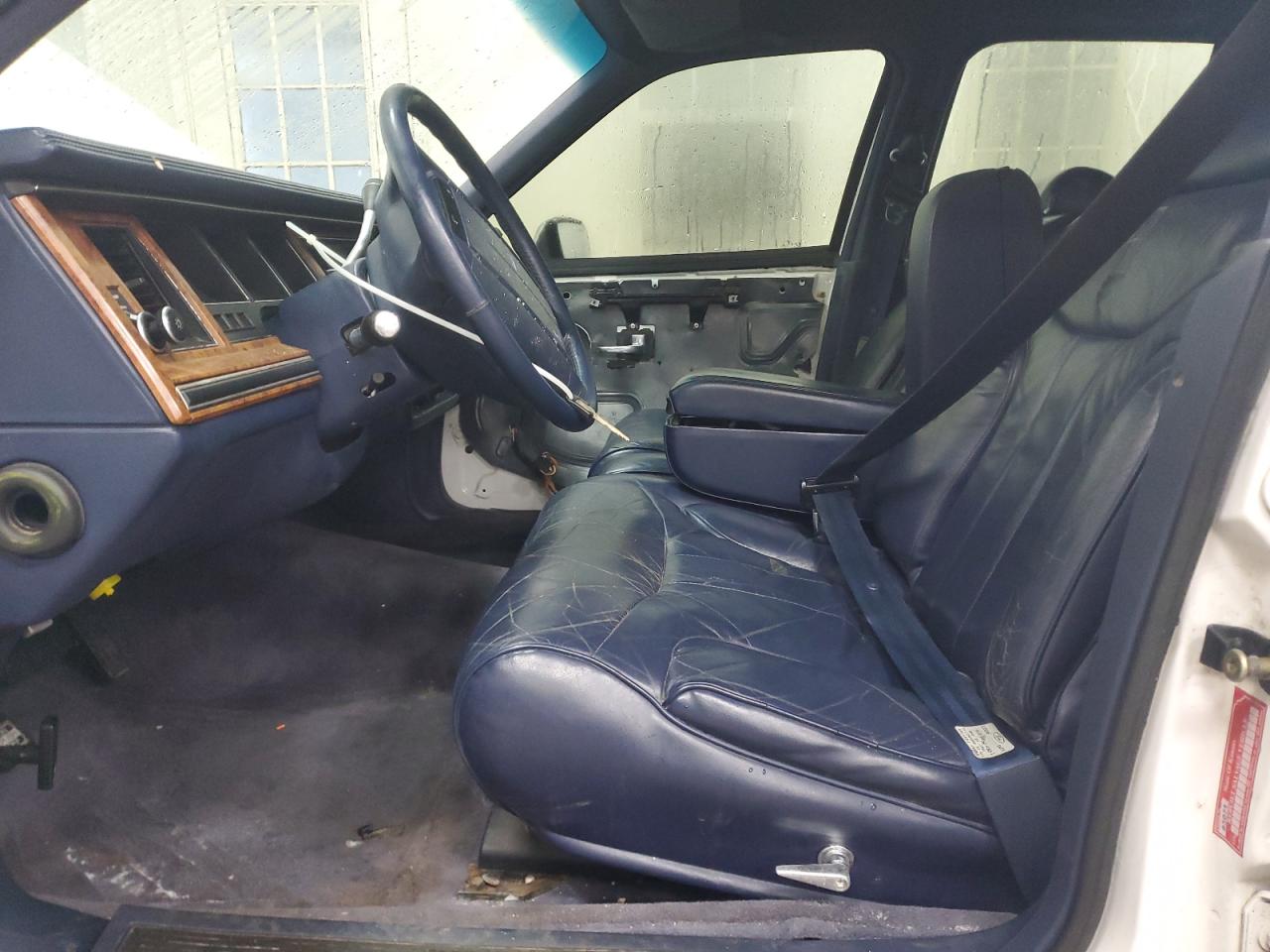 1994 Lincoln Town Car VIN 1LNLM82W9RY687636 Copart auction photo, mechanical / front end damage thumbnail 7