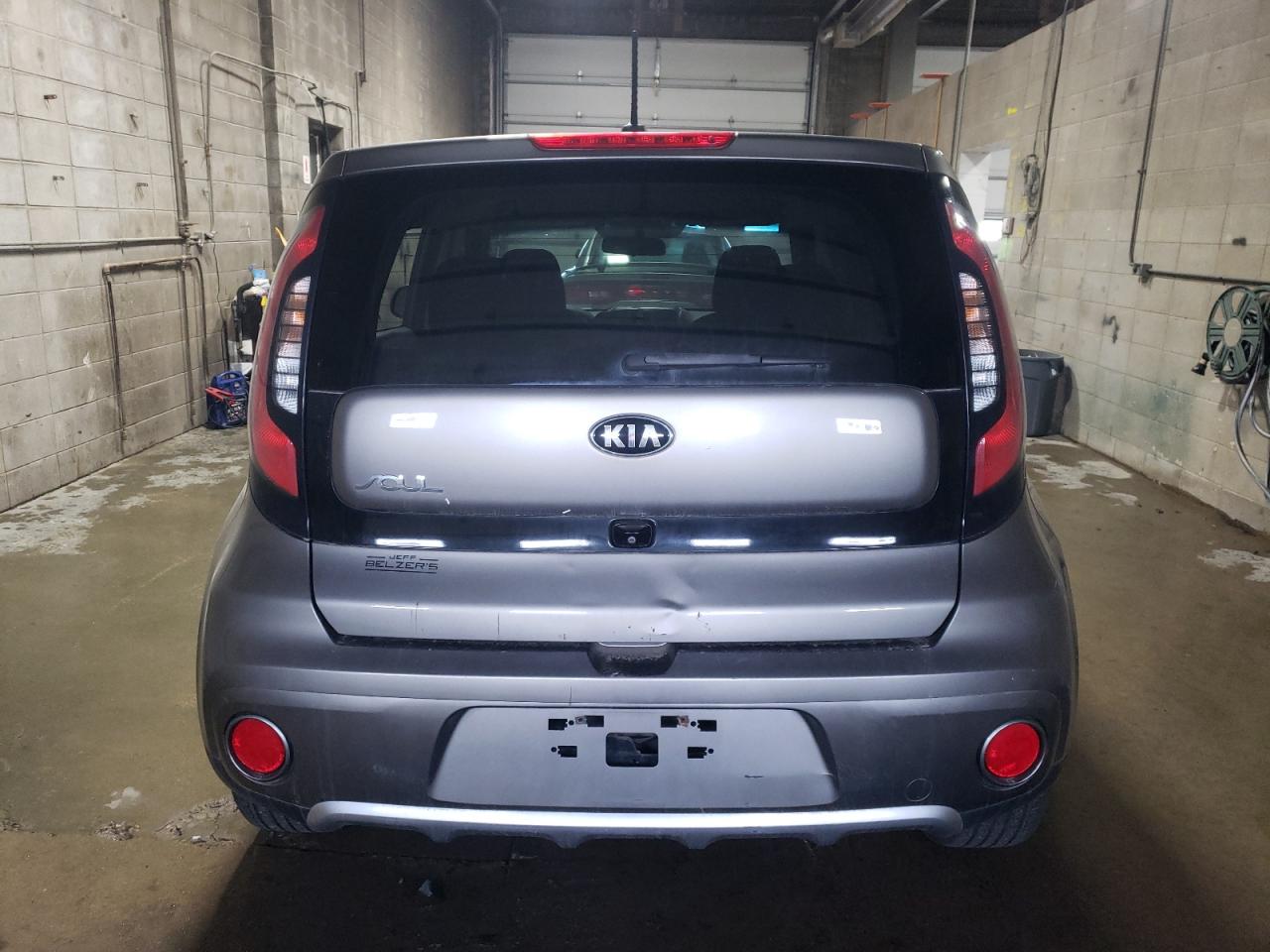 2017 KIA Soul VIN KNDJP3A57H7474686 Copart auction photo, vandalism damage thumbnail 6