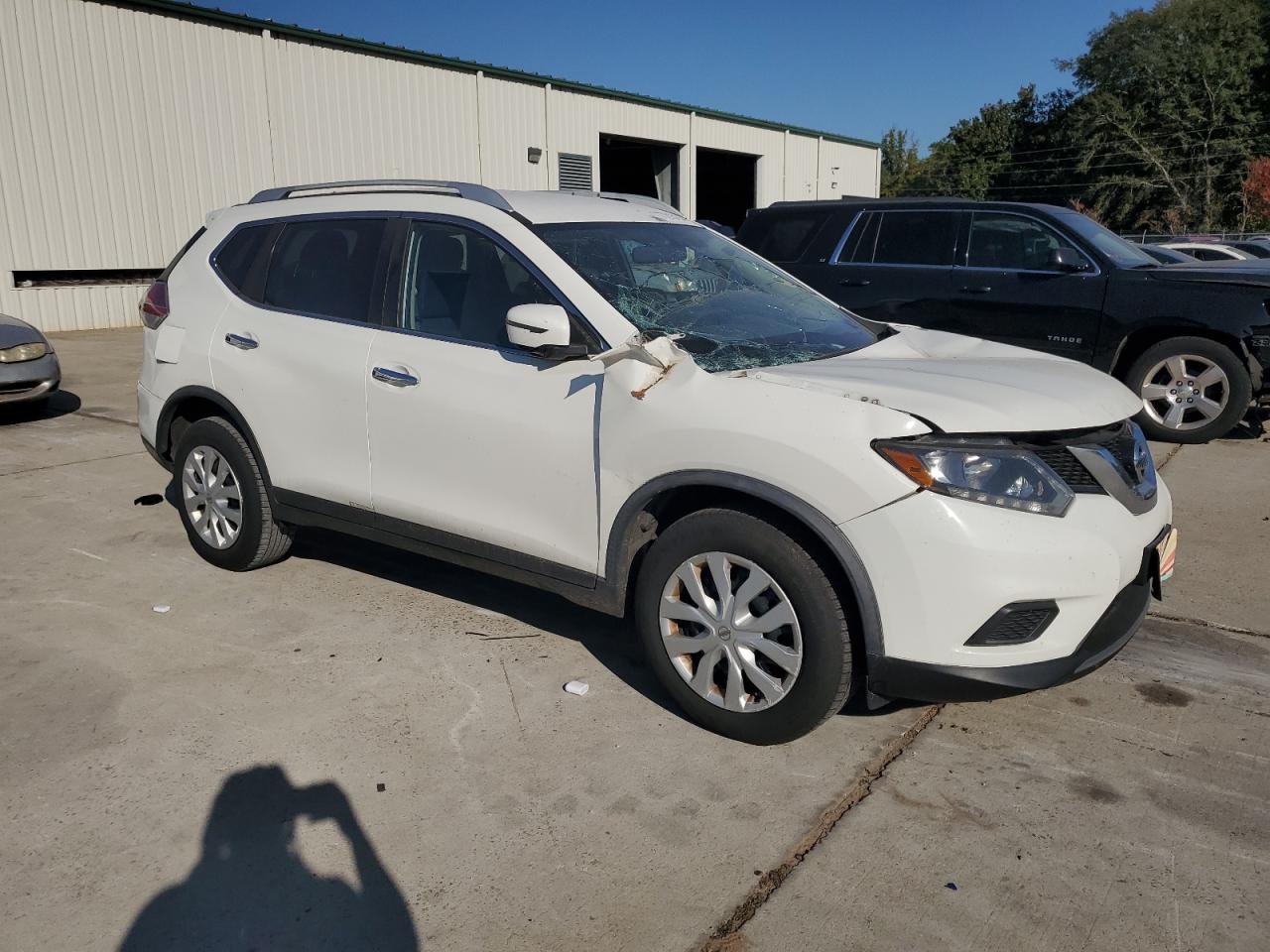 2016 Nissan Rogue VIN JN8AT2MT5GW007677 Copart auction photo, top/roof damage thumbnail 4