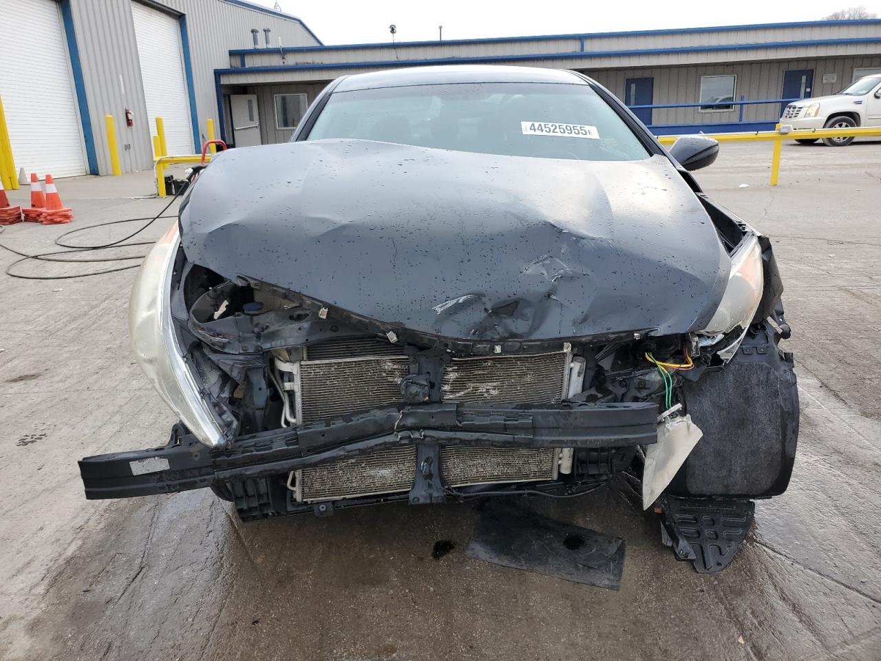 2011 Hyundai Sonata VIN 5NPEC4AC2BH145012 Copart auction photo, front end / side damage thumbnail 5