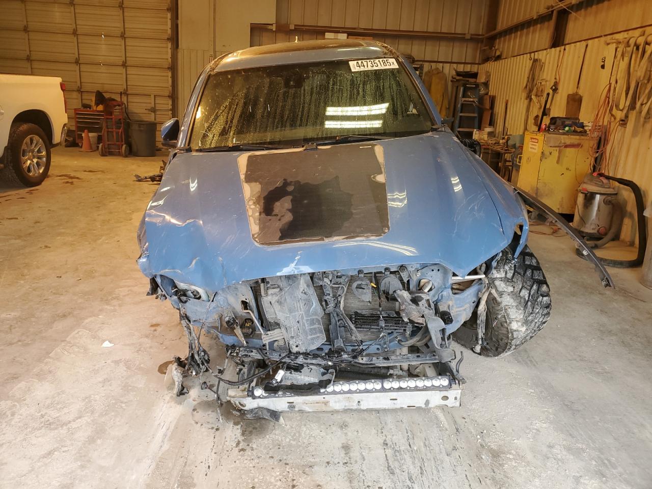 2019 Toyota Tacoma VIN 3TMCZ5AN8KM234610 Copart auction photo, front end / undercarriage damage thumbnail 5