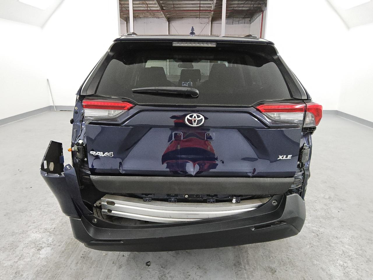 2020 Toyota RAV 4 VIN 2T3W1RFV7LW070674 Copart auction photo, front end / rear end damage thumbnail 6