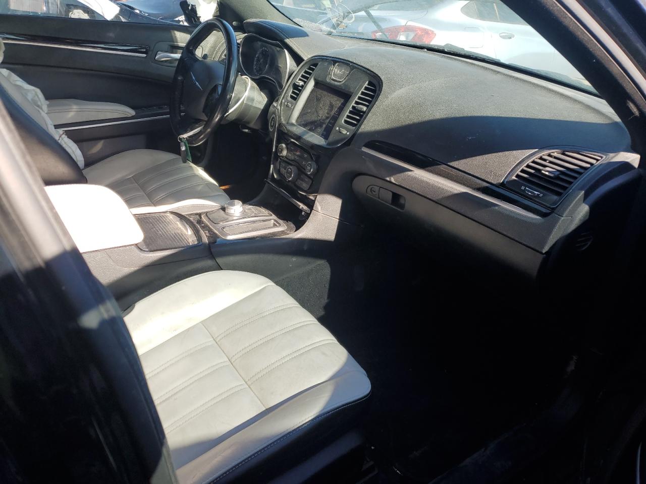 2021 Chrysler 300 VIN 2C3CCABG1MH532917 Copart auction photo, side / undercarriage damage thumbnail 7