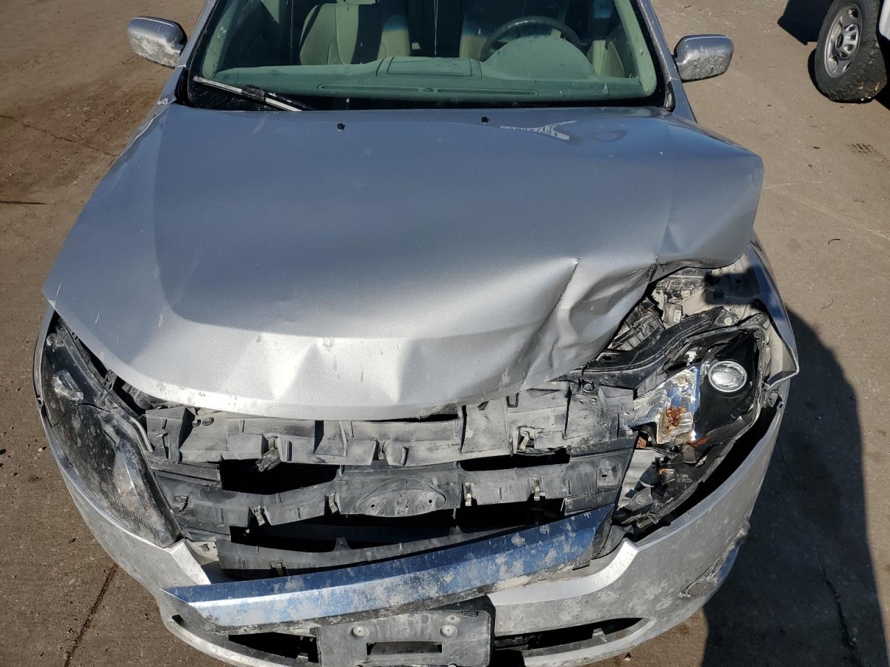 2010 Ford Fusion VIN 3FAHP0JA7AR240286 Copart auction photo, front end / minor dent/scratches damage thumbnail 11
