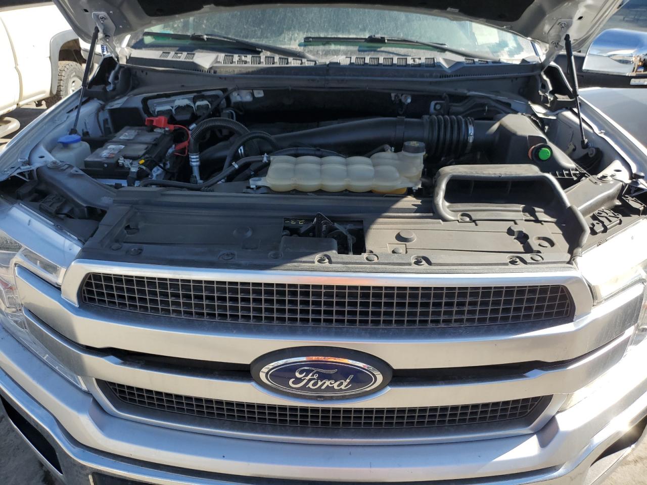 2018 Ford F-150 VIN 1FTFW1E15JFD95954 Copart auction photo, front end / minor dent/scratches damage thumbnail 11