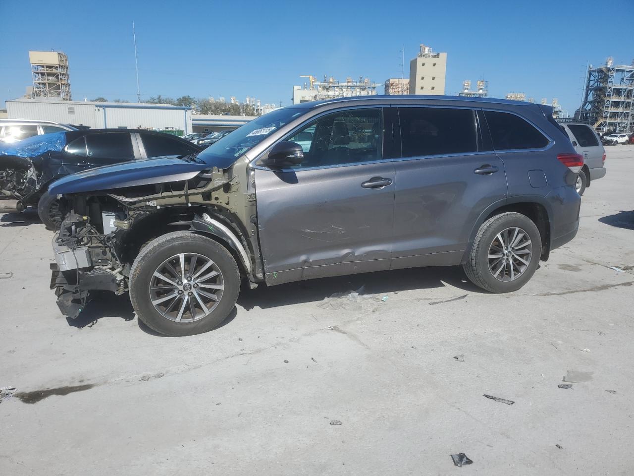 2017 Toyota Highlander VIN 5TDKZRFH4HS513597
