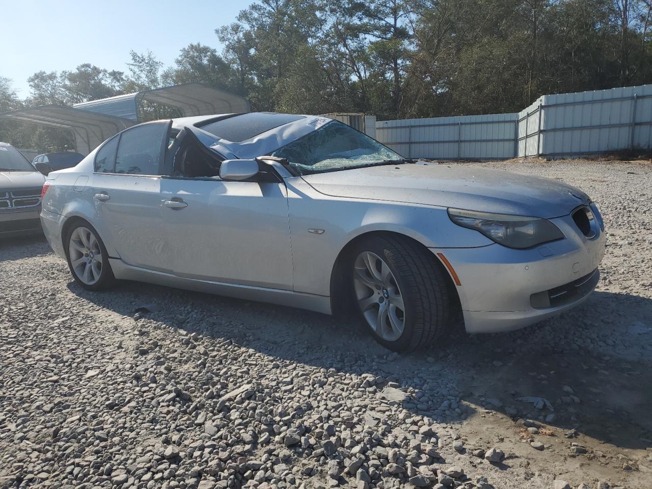 2009 BMW 5er VIN WBANW13589C161318 Copart auction photo, top/roof / front end damage thumbnail 4