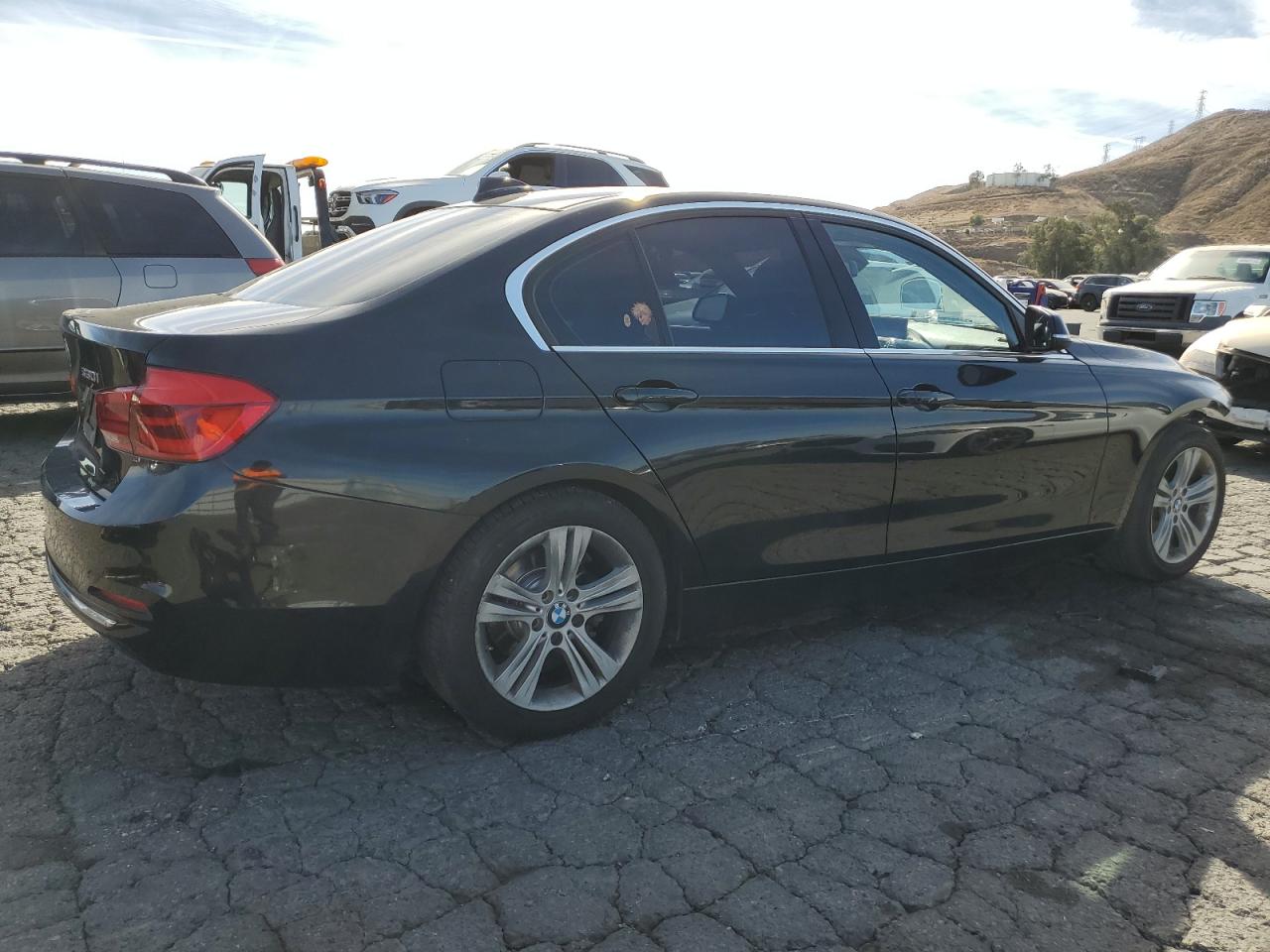 2018 BMW 3er VIN WBA8B9C54JEE81478 Copart auction photo, front end damage thumbnail 3