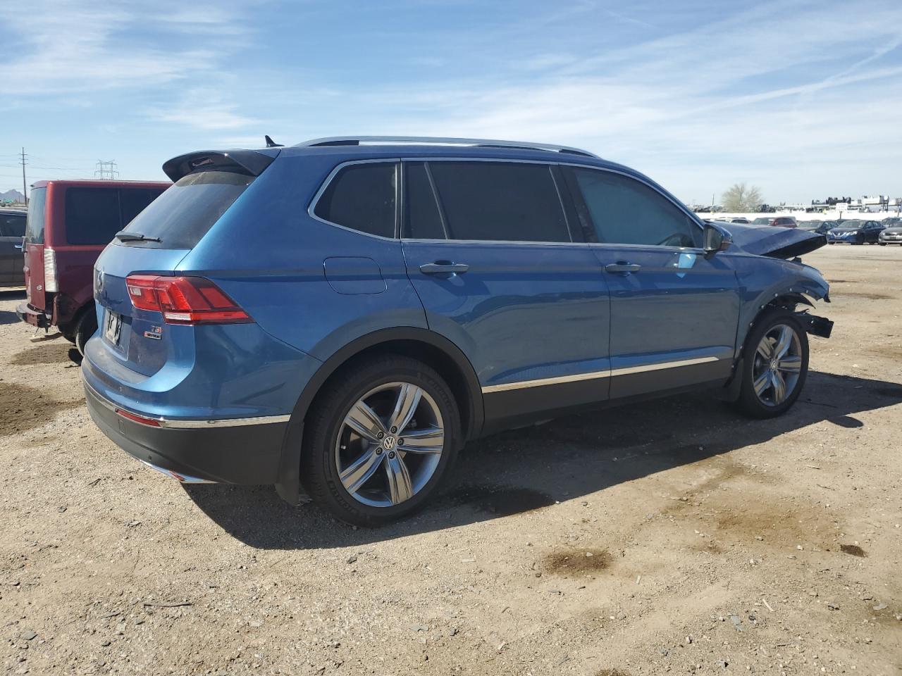 2018 Volkswagen Tiguan VIN 3VV4B7AX3JM189842 Copart auction photo, front end / side damage thumbnail 3
