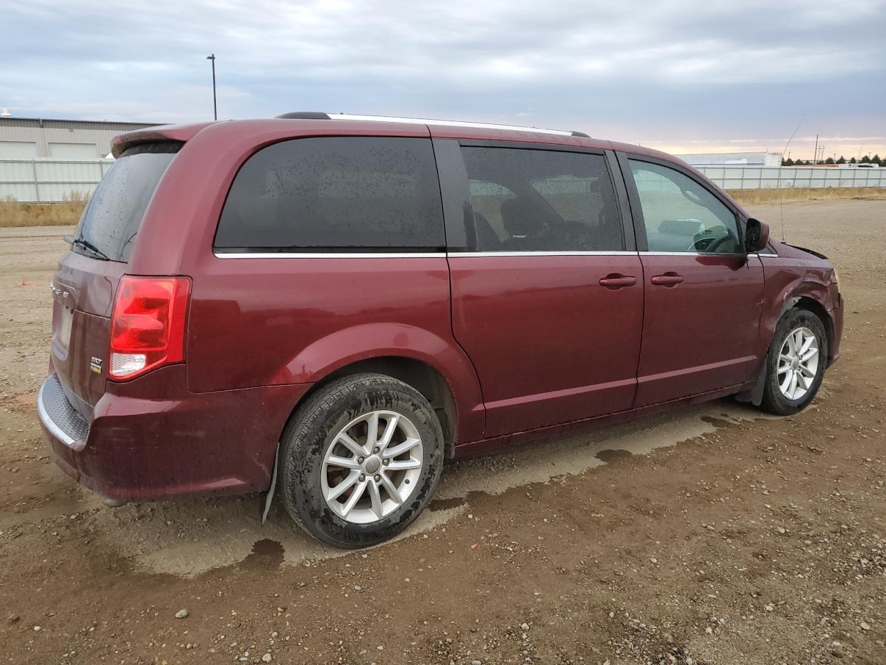 2018 Dodge Caravan VIN 2C4RDGCG4JR297908 Copart auction photo, front end / side damage thumbnail 3