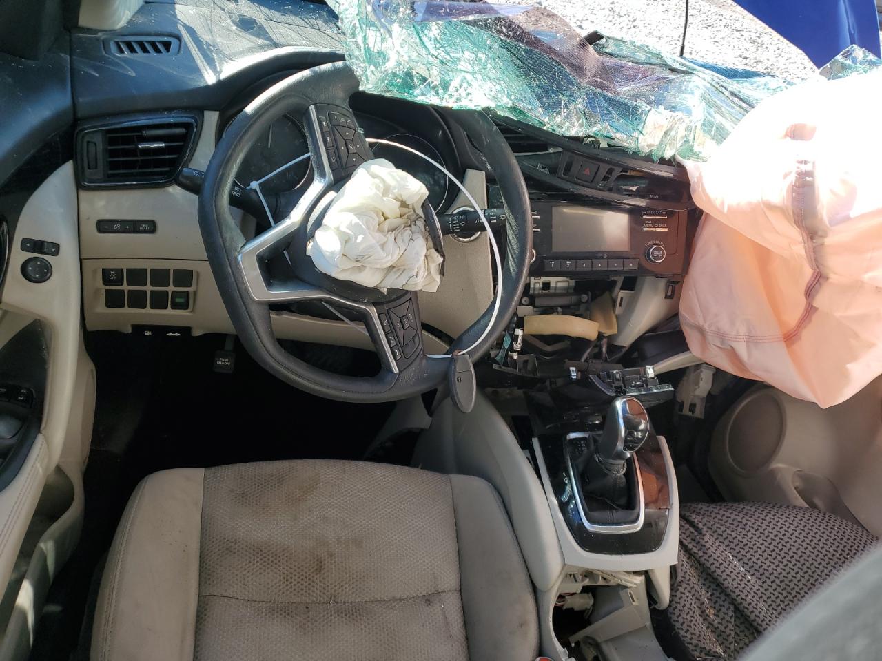 2017 Nissan Rogue VIN JN1BJ1CP1HW010424 Copart auction photo, front end / side damage thumbnail 8