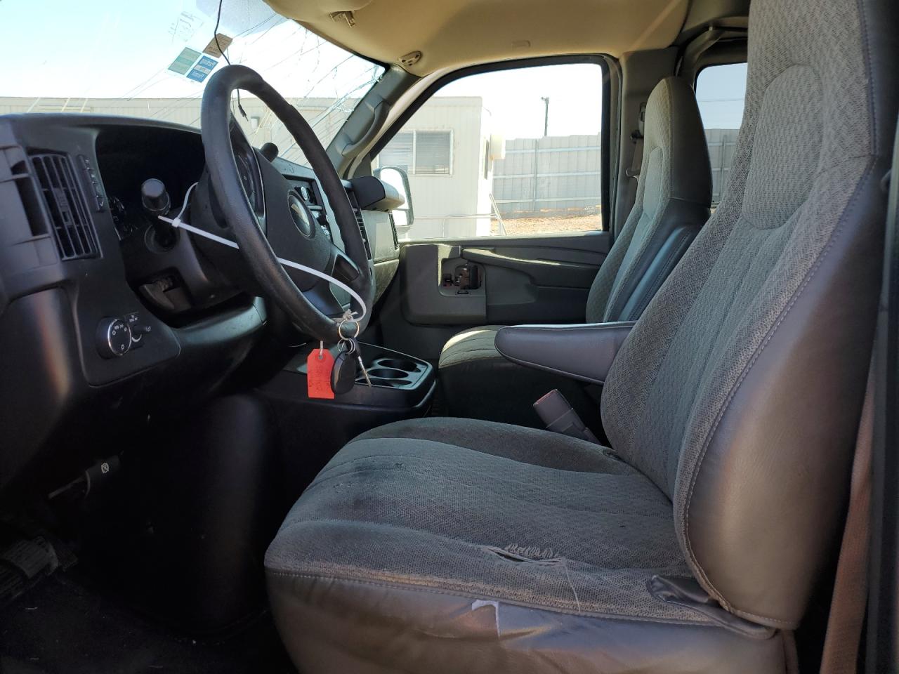 2009 Chevrolet Express VIN 1GAHG35K091174631 Copart auction photo, front end / side damage thumbnail 7