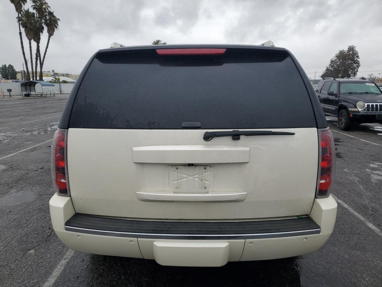 2011 GMC Yukon VIN 1GKS1EEF2BR337370 Copart auction photo, front end damage thumbnail 6