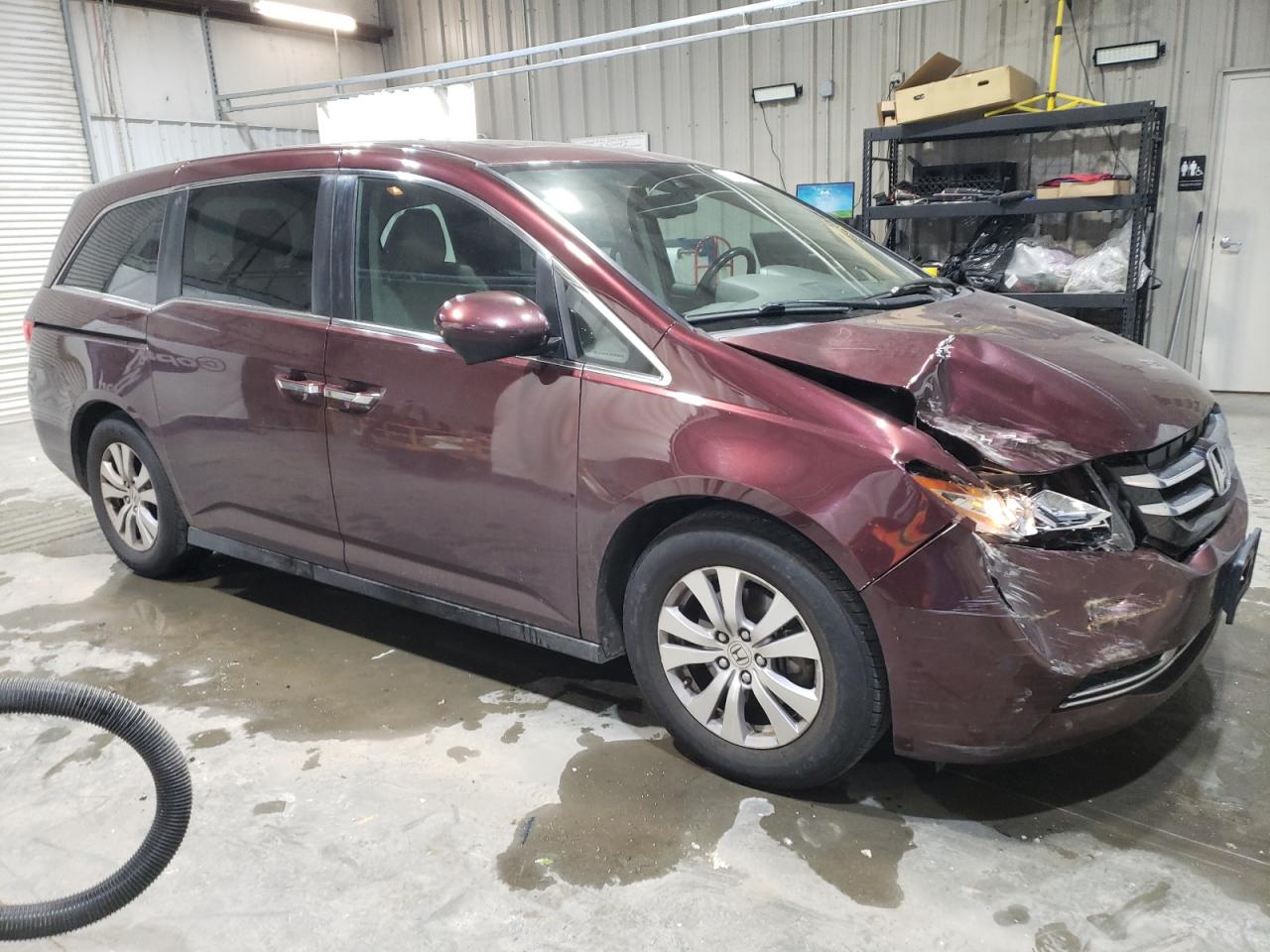 2014 Honda Odyssey VIN 5FNRL5H65EB118123 Copart auction photo, front end / minor dent/scratches damage thumbnail 4