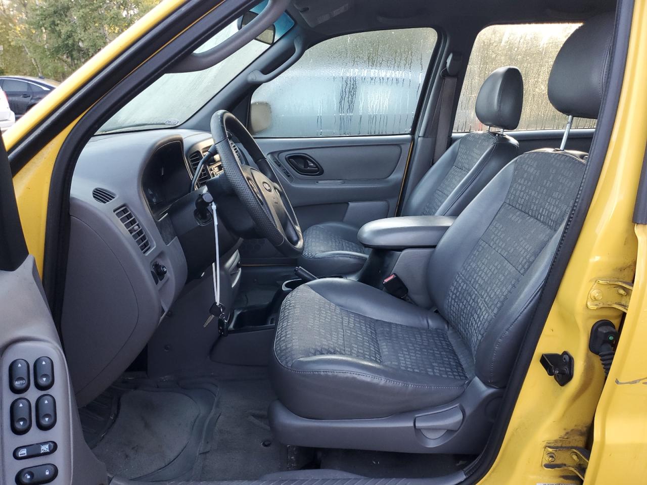 2002 Ford Escape VIN 1FMYU01102KB83983 Copart auction photo, minor dent/scratches damage thumbnail 7