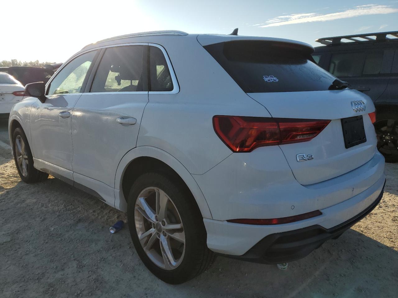 2019 Audi Q3 VIN WA1DECF32K1086585 Copart auction photo, water/flood damage thumbnail 2