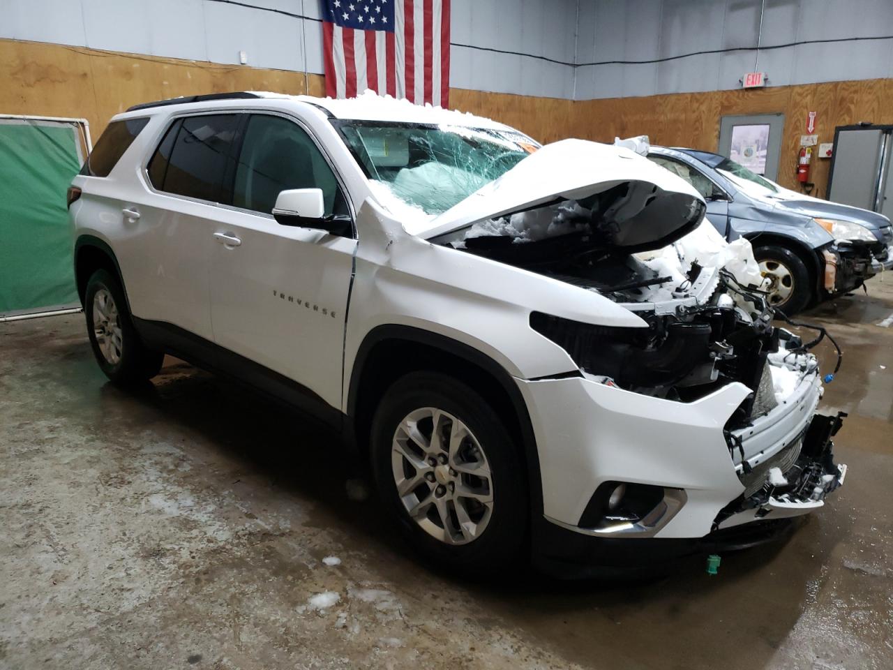 2021 Chevrolet Traverse VIN 1GNERGKW2MJ246433 Copart auction photo, front end / minor dent/scratches damage thumbnail 4