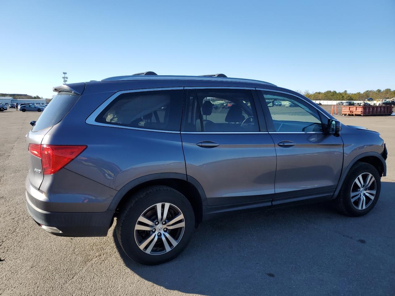 2018 Honda Pilot VIN 5FNYF6H54JB011574 Copart auction photo, front end / minor dent/scratches damage thumbnail 3