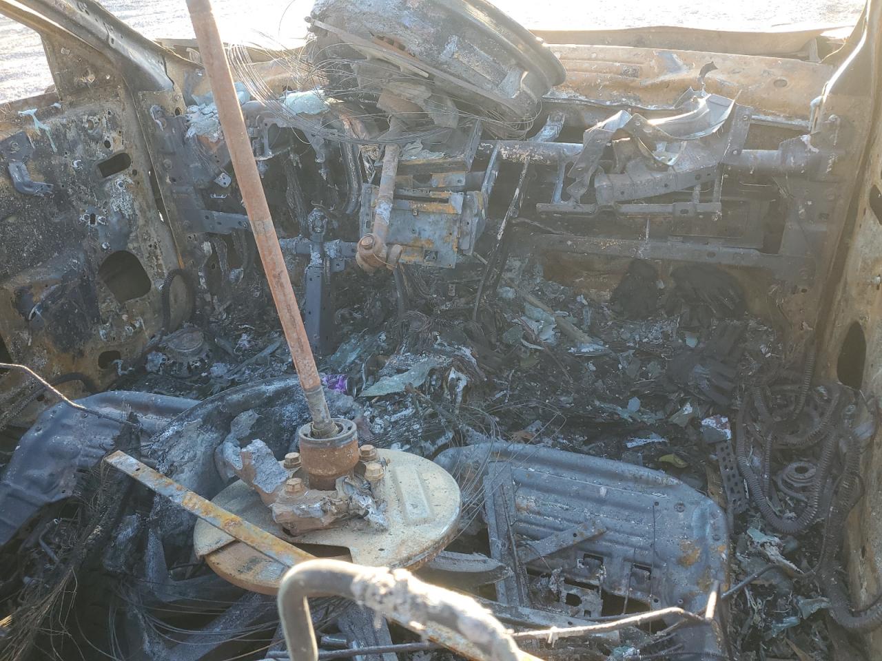 2010 Lincoln MKS VIN 1LNHL9FT2AG607134 Copart auction photo, burn damage thumbnail 8