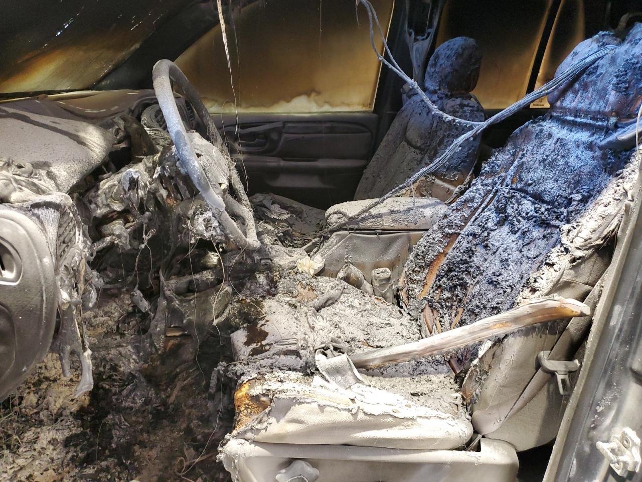 2005 GMC Envoy VIN 1GKDT13S752168679 Copart auction photo, burn - interior damage thumbnail 7