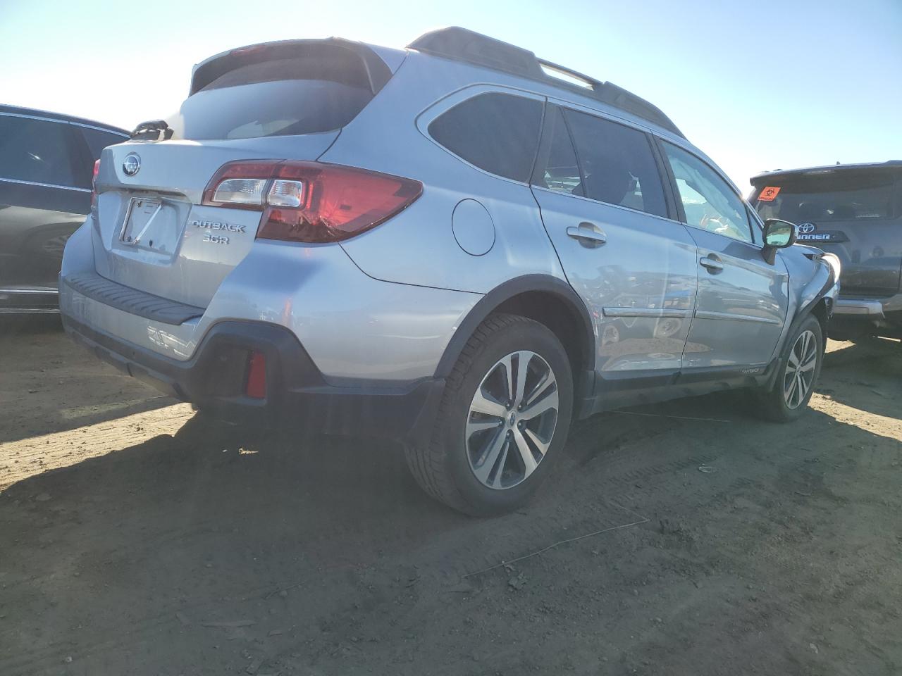 2018 Subaru Outback VIN 4S4BSENC5J3220037 Copart auction photo, front end damage thumbnail 3