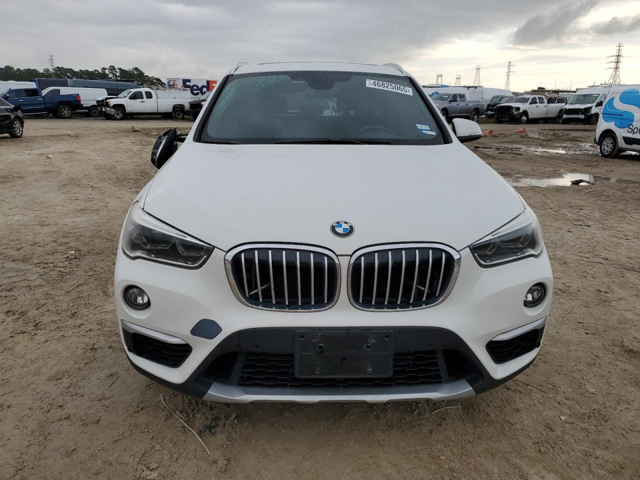 2017 BMW X1 VIN WBXHT3Z34H4A57322 Copart auction photo, side / minor dent/scratches damage thumbnail 5